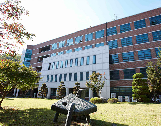东亚放送艺术大学